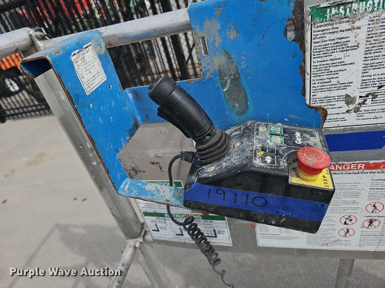 image for item IO9864 2016 Genie GR-20 vertical lift