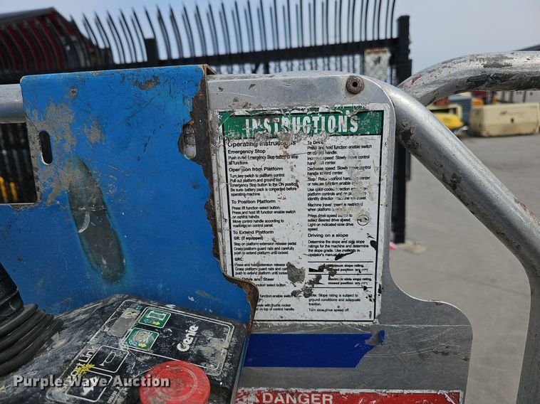 image for item IO9864 2016 Genie GR-20 vertical lift