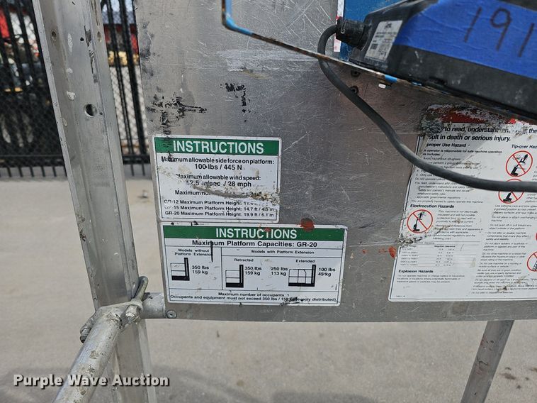 image for item IO9864 2016 Genie GR-20 vertical lift