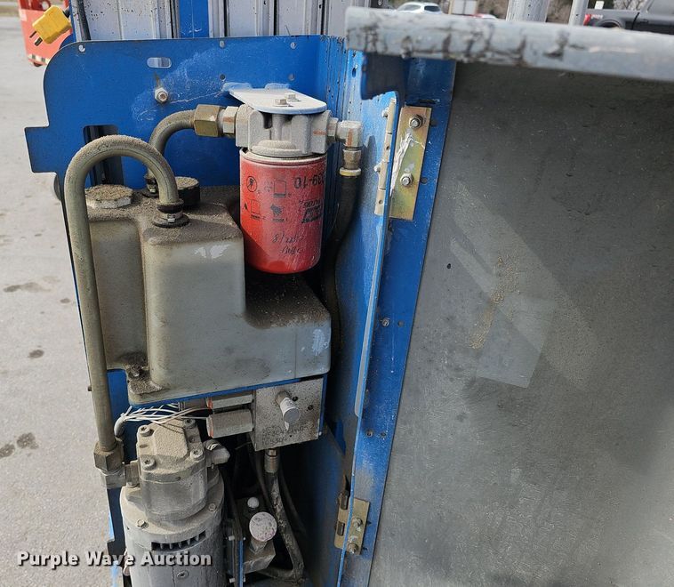 image for item IO9864 2016 Genie GR-20 vertical lift