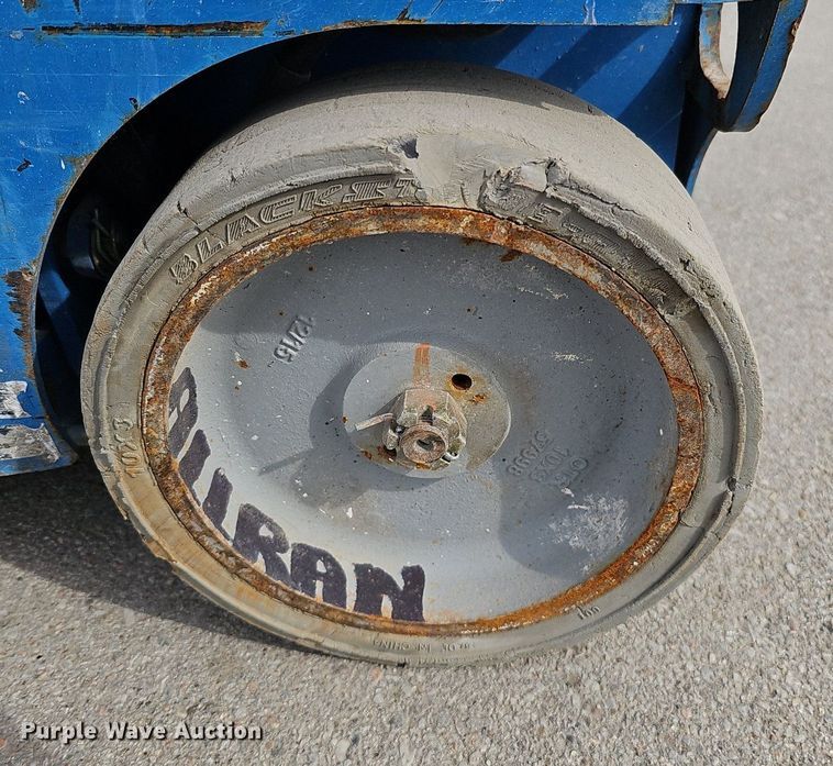 image for item IO9864 2016 Genie GR-20 vertical lift