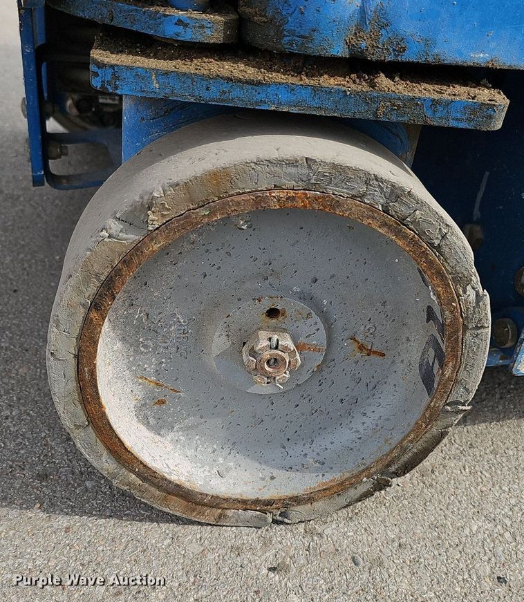 image for item IO9864 2016 Genie GR-20 vertical lift