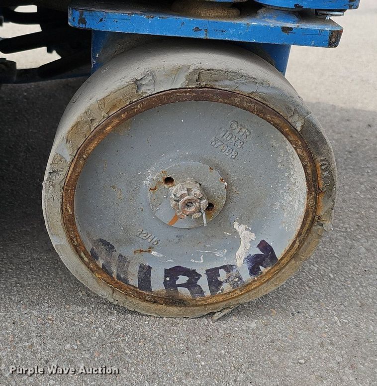 image for item IO9864 2016 Genie GR-20 vertical lift