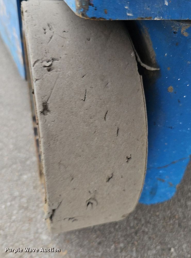 image for item IO9864 2016 Genie GR-20 vertical lift