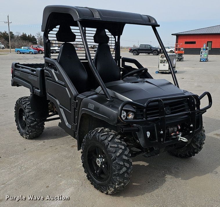 image for item IO9866 2014 John Deere Gator 825e utility vehicle