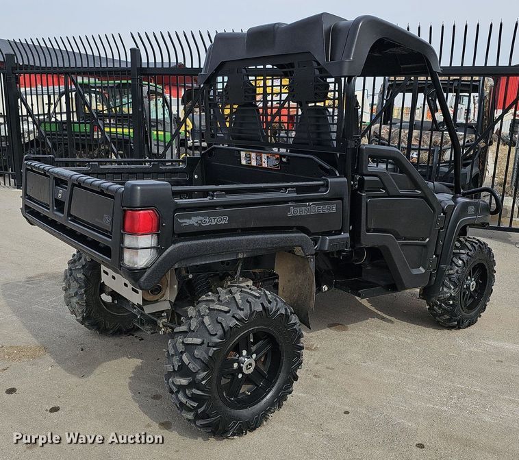 image for item IO9866 2014 John Deere Gator 825e utility vehicle