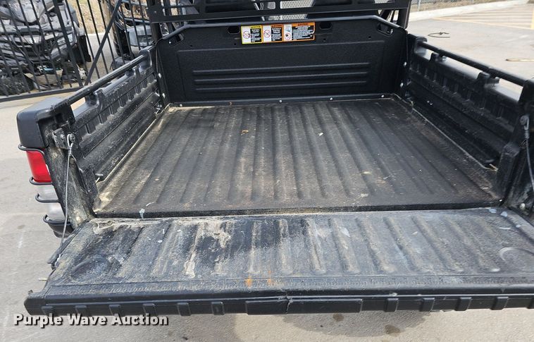 image for item IO9866 2014 John Deere Gator 825e utility vehicle