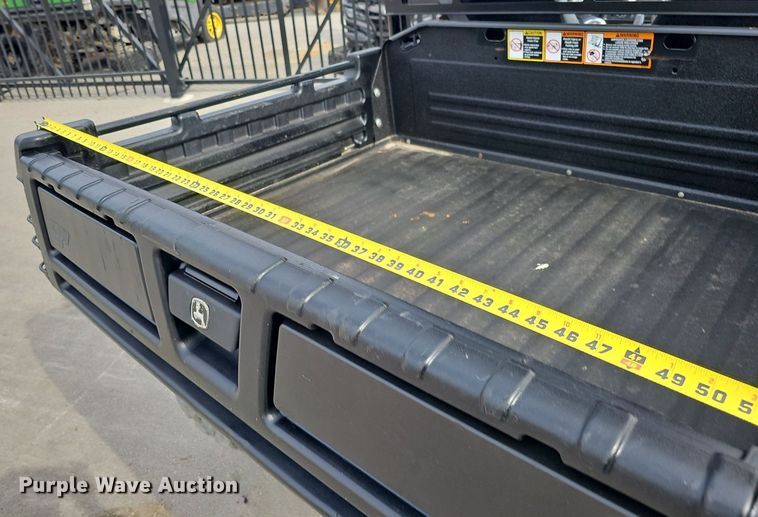 image for item IO9866 2014 John Deere Gator 825e utility vehicle