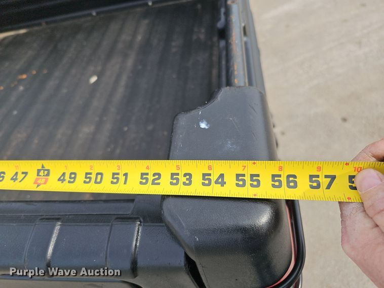 image for item IO9866 2014 John Deere Gator 825e utility vehicle