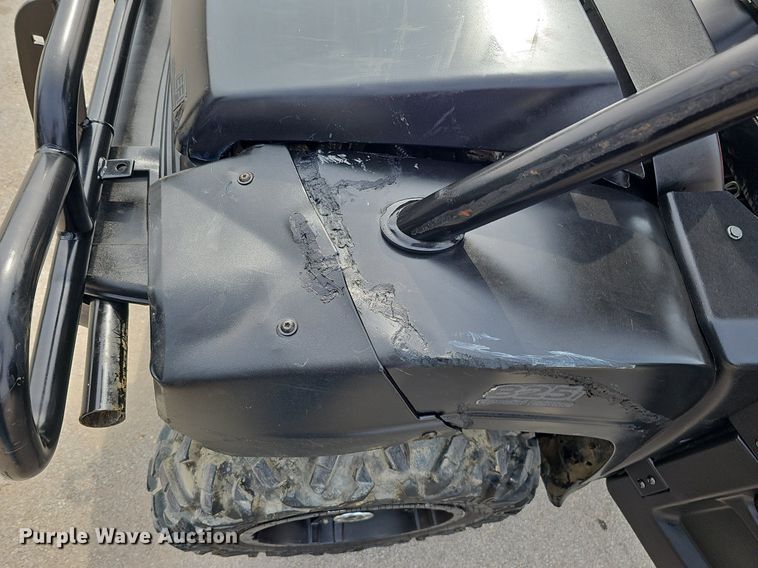 image for item IO9866 2014 John Deere Gator 825e utility vehicle