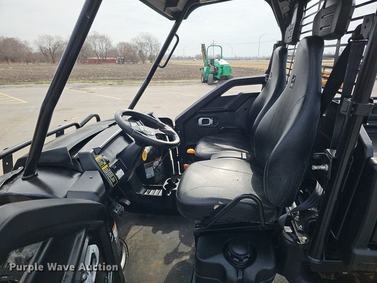 image for item IO9866 2014 John Deere Gator 825e utility vehicle
