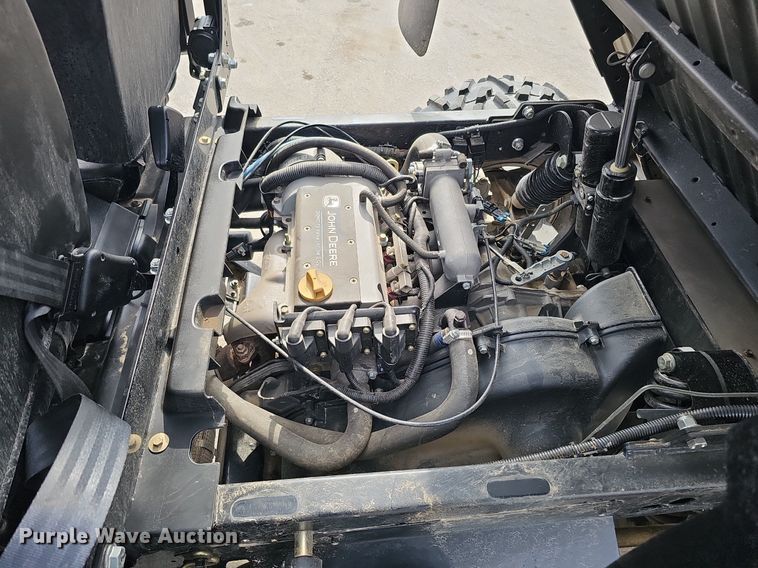 image for item IO9866 2014 John Deere Gator 825e utility vehicle