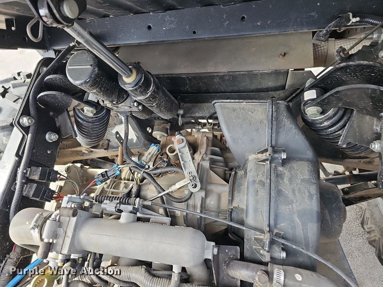 image for item IO9866 2014 John Deere Gator 825e utility vehicle