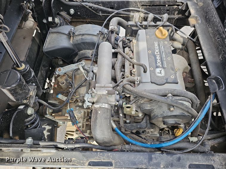 image for item IO9866 2014 John Deere Gator 825e utility vehicle