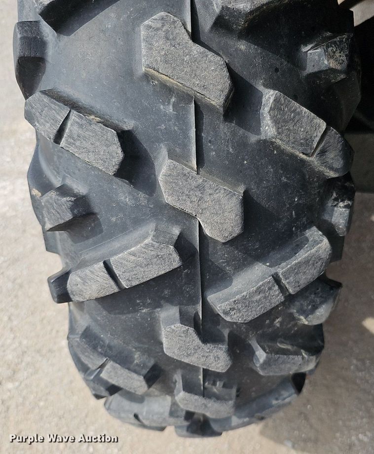 image for item IO9866 2014 John Deere Gator 825e utility vehicle