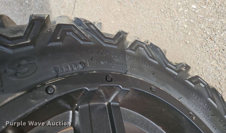 image for item IO9866 2014 John Deere Gator 825e utility vehicle