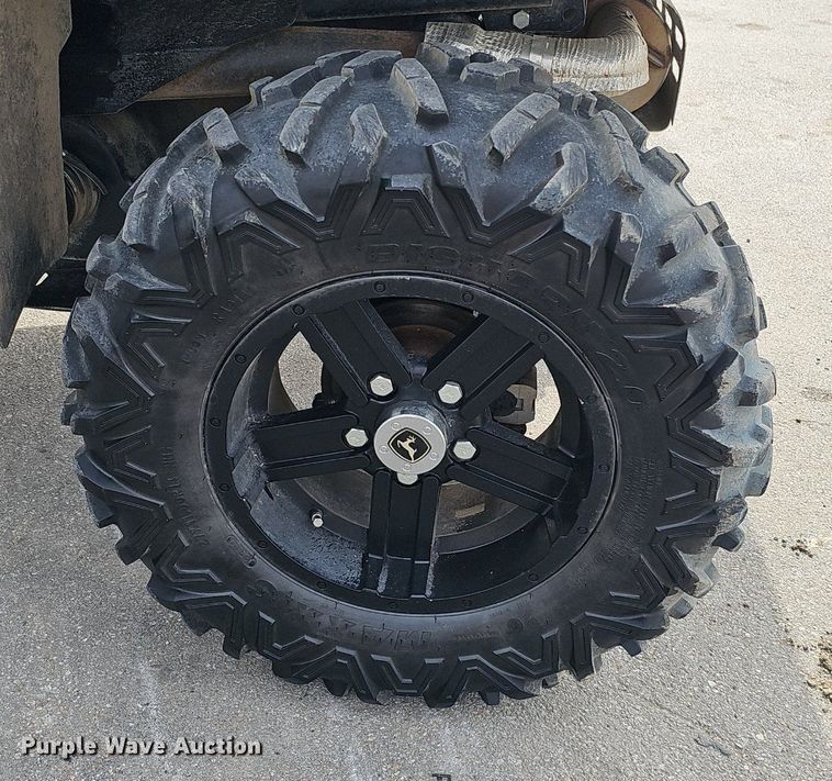 image for item IO9866 2014 John Deere Gator 825e utility vehicle