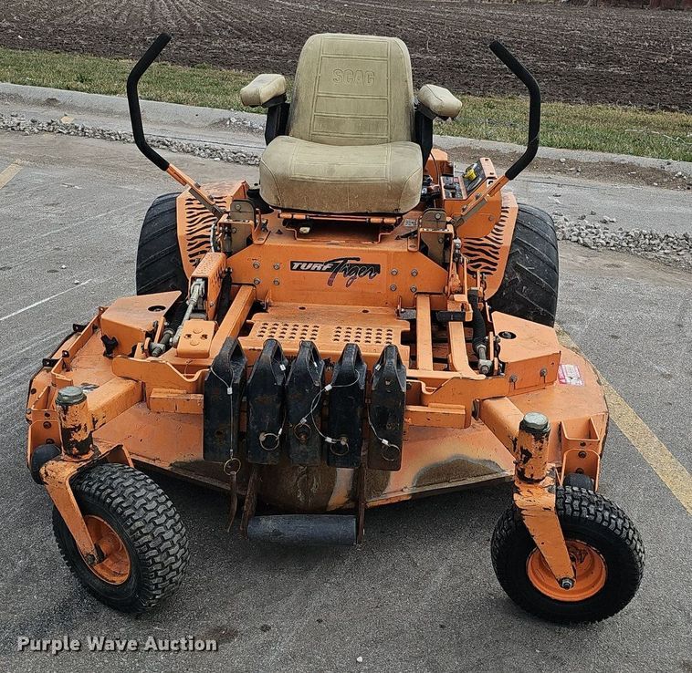 image for item IO9867 Scag STT61A-25CH ZTR lawn mower