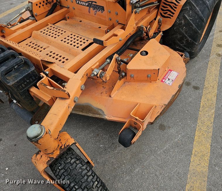 image for item IO9867 Scag STT61A-25CH ZTR lawn mower