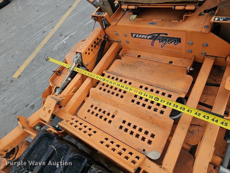 image for item IO9867 Scag STT61A-25CH ZTR lawn mower