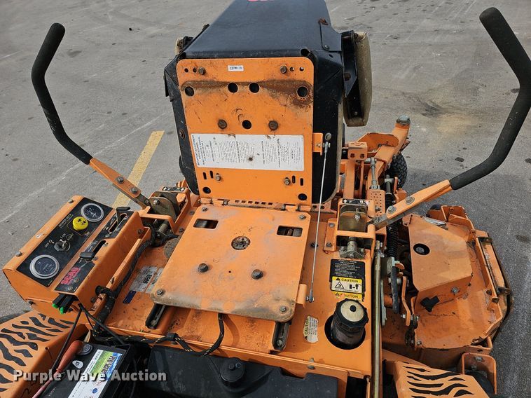 image for item IO9867 Scag STT61A-25CH ZTR lawn mower