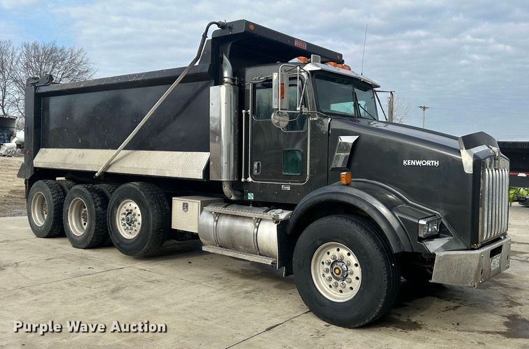 image for item JD9069 2007 Kenworth T800 dump truck