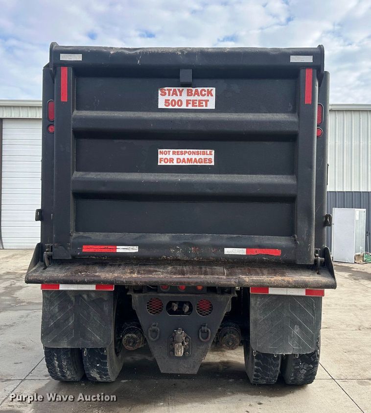 image for item JD9069 2007 Kenworth T800 dump truck