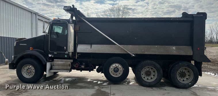 image for item JD9069 2007 Kenworth T800 dump truck