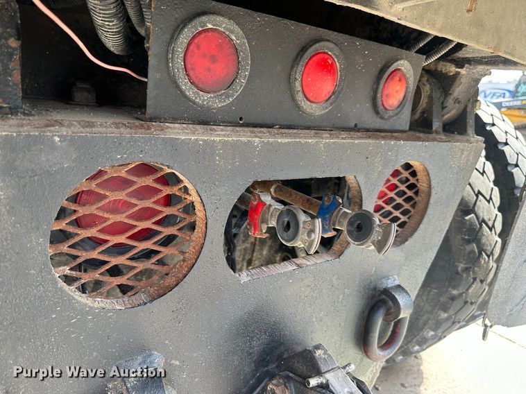 image for item JD9069 2007 Kenworth T800 dump truck