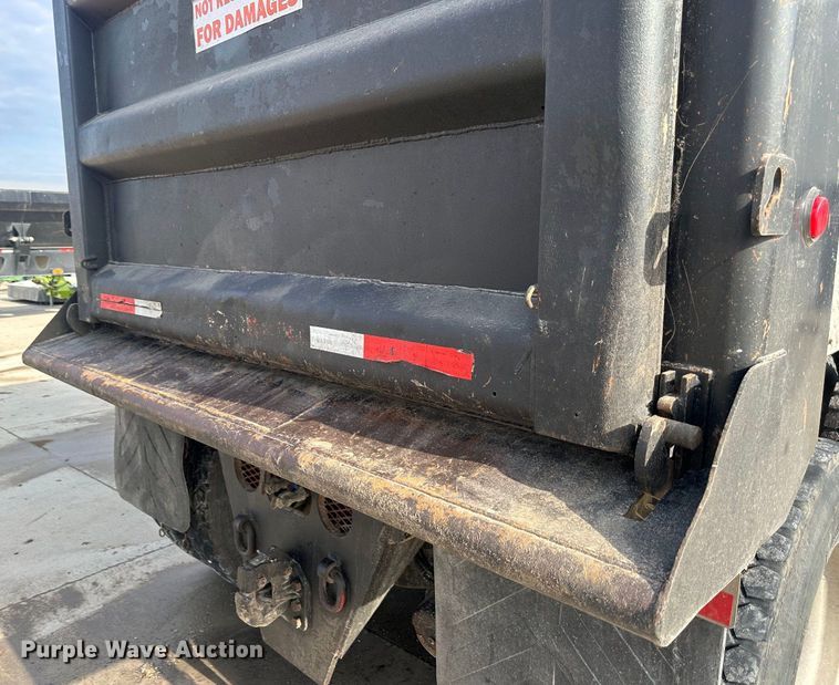 image for item JD9069 2007 Kenworth T800 dump truck