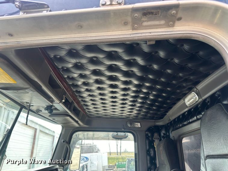 image for item JD9069 2007 Kenworth T800 dump truck