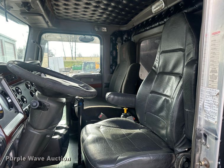 image for item JD9069 2007 Kenworth T800 dump truck