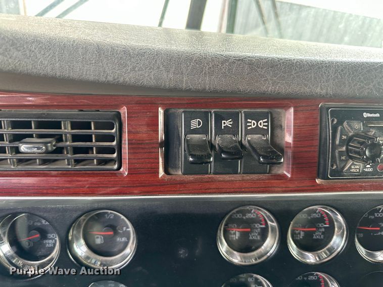 image for item JD9069 2007 Kenworth T800 dump truck