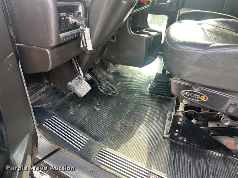 image for item JD9069 2007 Kenworth T800 dump truck