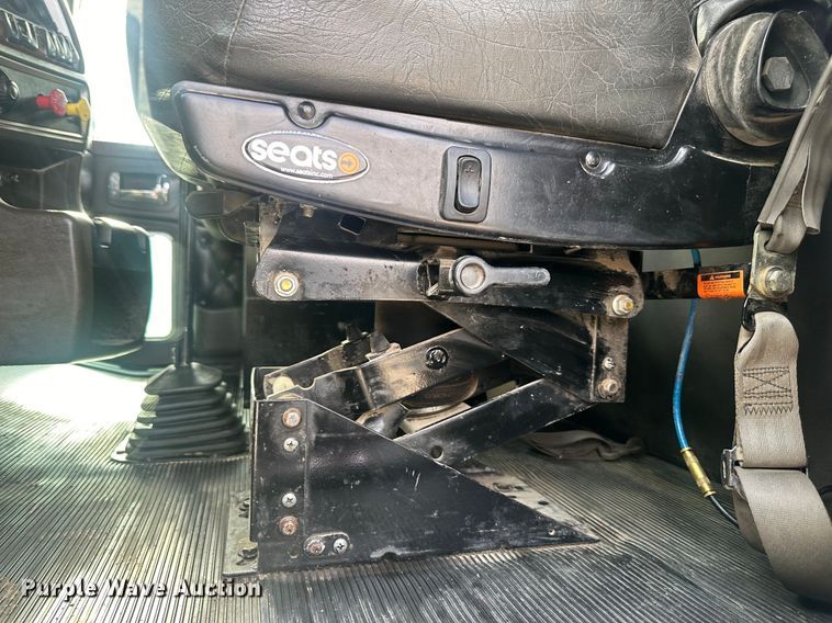 image for item JD9069 2007 Kenworth T800 dump truck