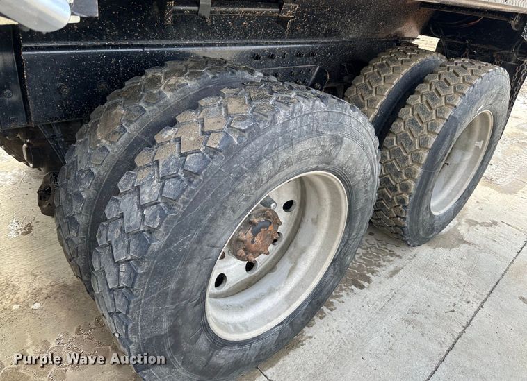 image for item JD9069 2007 Kenworth T800 dump truck