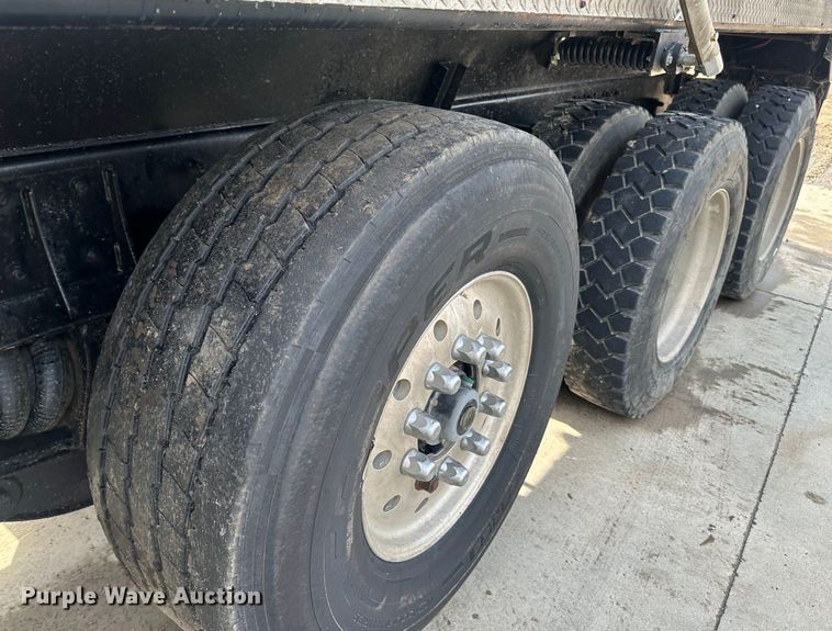 image for item JD9069 2007 Kenworth T800 dump truck