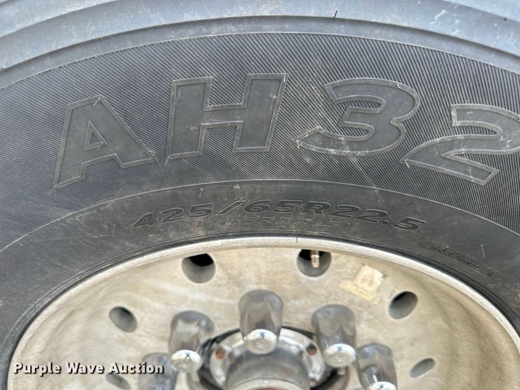 image for item JD9069 2007 Kenworth T800 dump truck