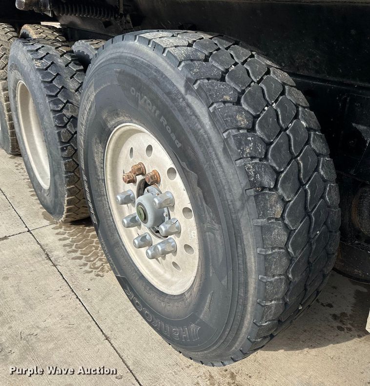 image for item JD9069 2007 Kenworth T800 dump truck