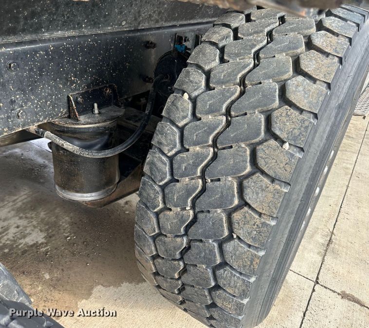 image for item JD9069 2007 Kenworth T800 dump truck