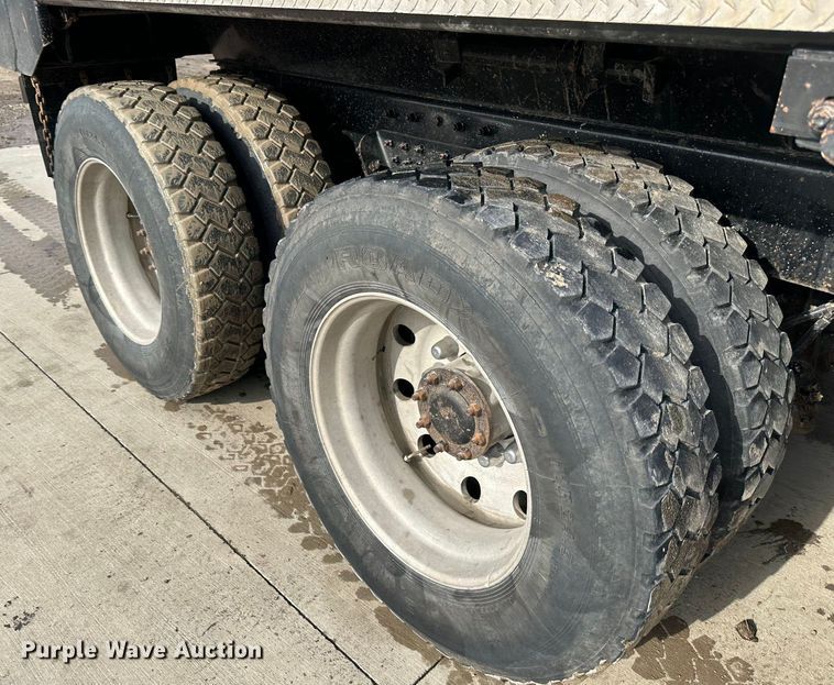 image for item JD9069 2007 Kenworth T800 dump truck