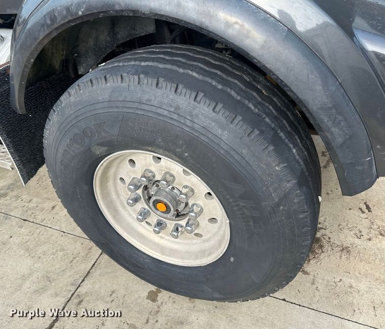 image for item JD9069 2007 Kenworth T800 dump truck