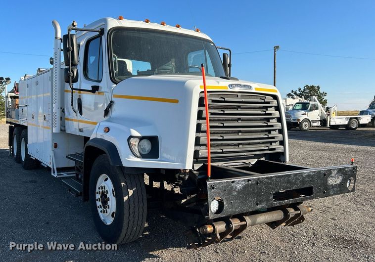 image for item KH9659 2014 Freightliner  108SD utility / service truck