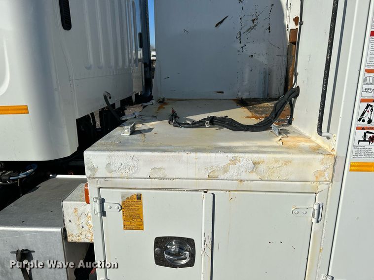 image for item KH9659 2014 Freightliner  108SD utility / service truck