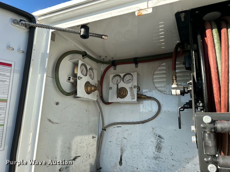 image for item KH9659 2014 Freightliner  108SD utility / service truck