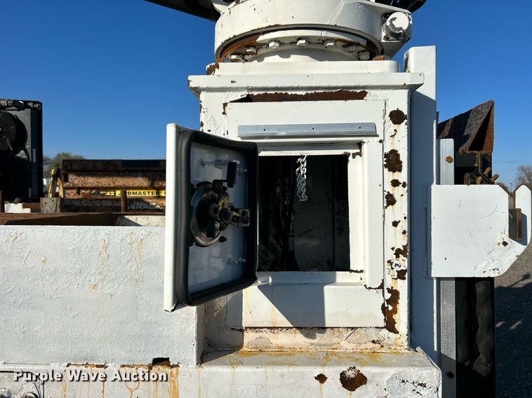 image for item KH9659 2014 Freightliner  108SD utility / service truck