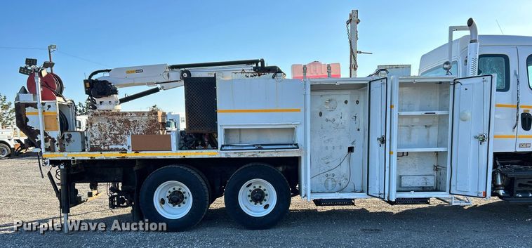 image for item KH9659 2014 Freightliner  108SD utility / service truck