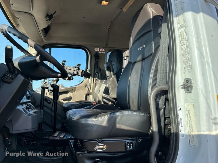 image for item KH9659 2014 Freightliner  108SD utility / service truck