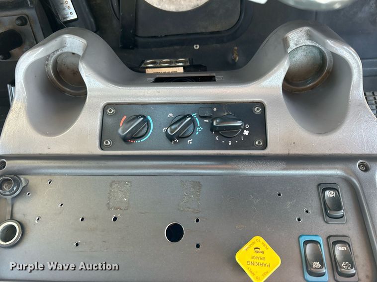 image for item KH9659 2014 Freightliner  108SD utility / service truck