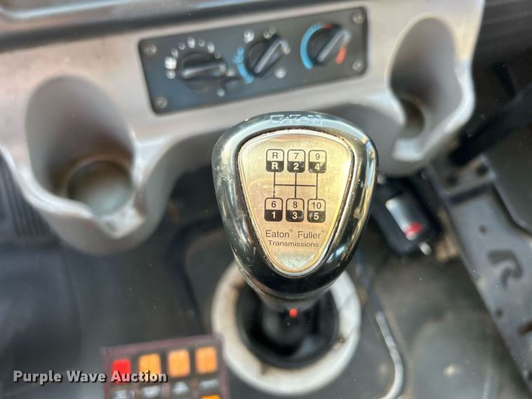 image for item KH9659 2014 Freightliner  108SD utility / service truck